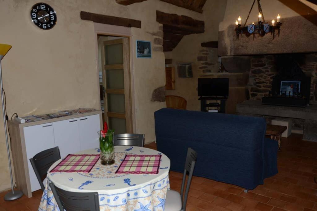 Gite 3 Personnes, Possibilite Table D'Hotes Le Soir Treduder ภายนอก รูปภาพ
